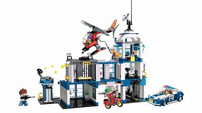 Qman MineCity 1937 Policejní stanice 731 dílků a 6 figurek