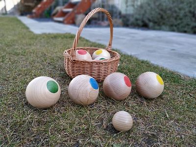 Zahradní petanque - 8 dřevěných koulí + prasátko + košík